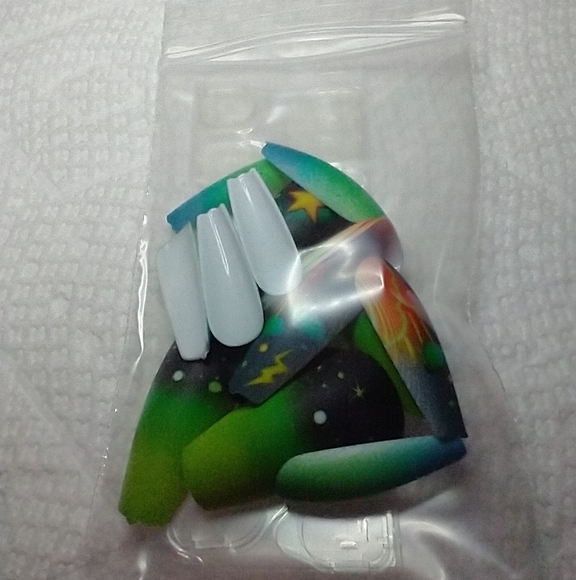 Press on nails colorful multicolor star cloud night aurora nail set black green - Picture 2 of 2